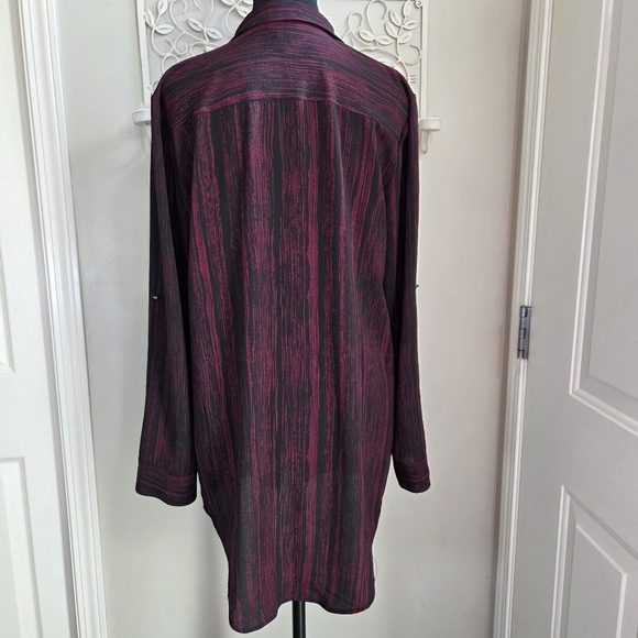 ⭐️Rock & Republic Women's Black and Burgandy Full Zip Tunic Size L - Picture 4 of 5